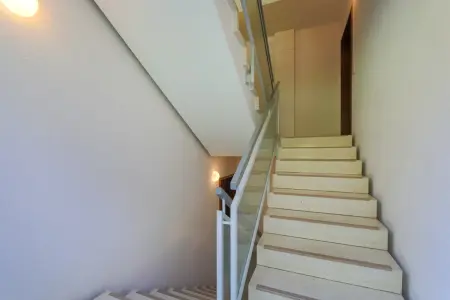 Treppenhaus der Immobilie: Achtung Kapitalanleger! Apartment für kleines Geld (Foto)