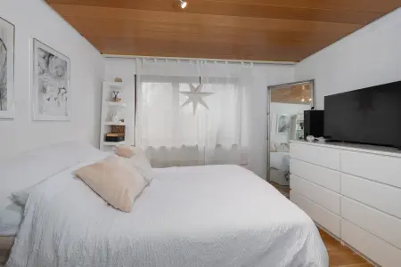 Schlafzimmer EG der Immobilie: Wohnen und Vermieten in bester Lage! (Foto)