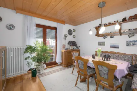 Esszimmer OG der Immobilie: Wohnen und Vermieten in bester Lage! (Foto)