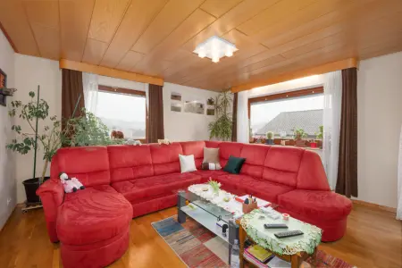 Wohnzimmer OG der Immobilie: Wohnen und Vermieten in bester Lage! (Foto)