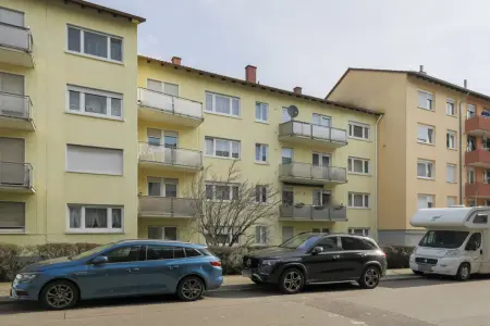 Straßenansicht der Immobilie: Solide Kapitalanlage mit Potenzial! (Foto)