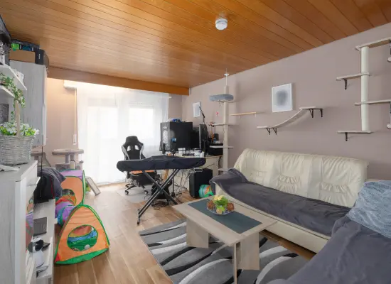 Wohnzimmer der Immobilie: Solide Kapitalanlage mit Potenzial! (Titelbild)