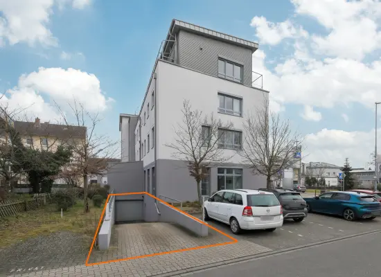 Tiefgarageneinfahrt der Immobilie: Ehemalige Polizei in Leopoldshafen - Top Lage, vielseitig nutzbar als Büro oder Praxis! (Foto)