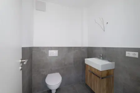 Sep. WC der Immobilie: Stilvoller Neubau-Erstbezug: 2-Zi.Whg. mit Terrasse und hochwertiger Ausstattung (Foto)