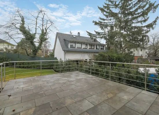 Terrasse der Immobilie: Stilvoller Neubau-Erstbezug: 2-Zi.Whg. mit Terrasse und hochwertiger Ausstattung (Foto)