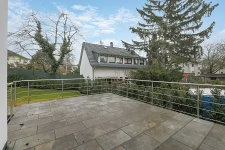 Terrasse der Immobilie: Stilvoller Neubau-Erstbezug: 2-Zi.Whg. mit Terrasse und hochwertiger Ausstattung (Foto)