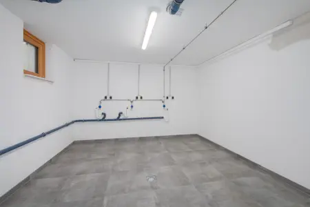 Keller der Immobilie: Stilvoller Neubau-Erstbezug: 2-Zi.Whg. mit Terrasse und hochwertiger Ausstattung (Foto)