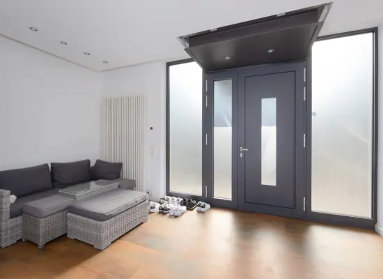 Eingangsbereich der Immobilie: Außergewöhnliche 4,5-Zimmer-Wohnung mit Loftcharakter – großzügiges Wohnen im auf dem Land stadtnah (Foto)