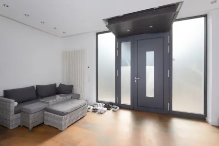 Eingangsbereich der Immobilie: Außergewöhnliche 4,5-Zimmer-Wohnung mit Loftcharakter – großzügiges Wohnen im auf dem Land stadtnah (Foto)