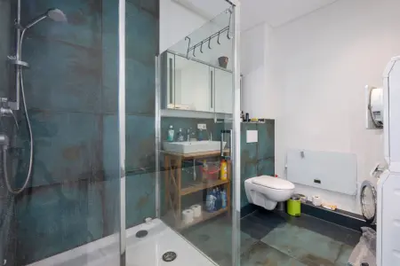 Duschbad der Immobilie: Außergewöhnliche 4,5-Zimmer-Wohnung mit Loftcharakter – großzügiges Wohnen im auf dem Land stadtnah (Foto)