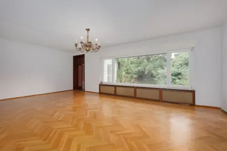 Wohnzimmer EG der Immobilie: Eine gute Adresse für Ihr Geld (Foto)