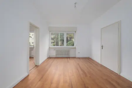 Durchgangszimmer EG der Immobilie: Eine gute Adresse für Ihr Geld (Foto)