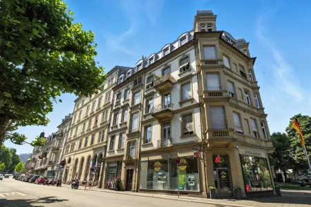 Aussenansicht der Immobilie: Charmante Altbauwohnung zum Träumen in bester Lage! (Titelbild)