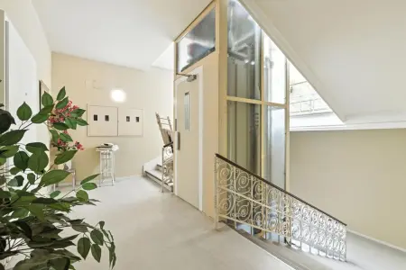 Hausflur der Immobilie: Charmante Altbauwohnung zum Träumen in bester Lage! (Foto)