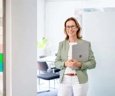 Mitarbeiterin Simone Dech